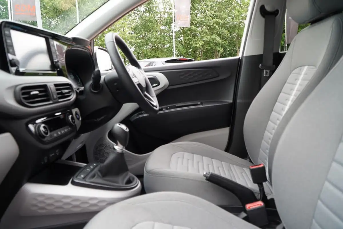 2024-hyundai-i10-12-premium-84ps-big-29
