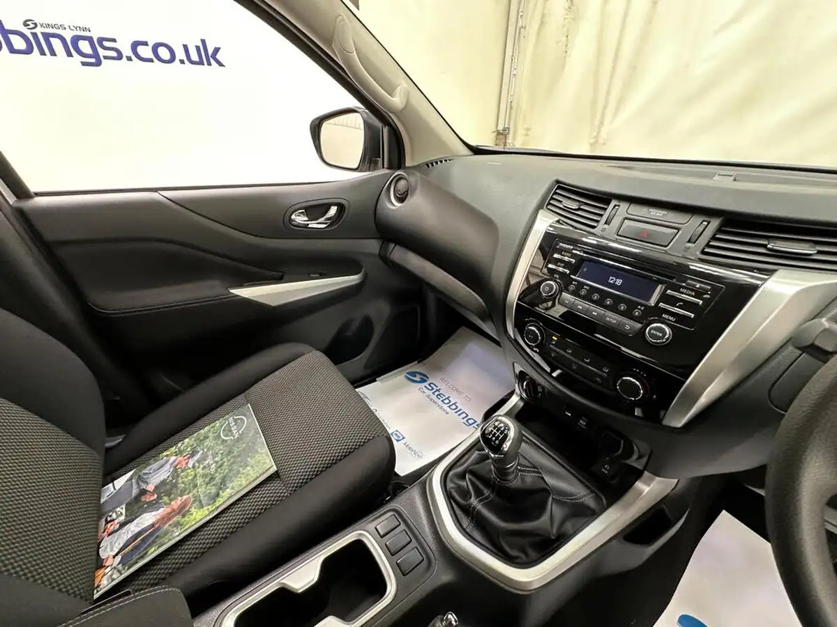 2021-nissan-navara-23dci-tt-acenta-double-big-15