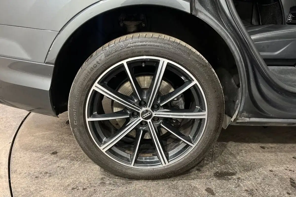 2020-audi-q7-30-55-tfsi-black-edition-big-13