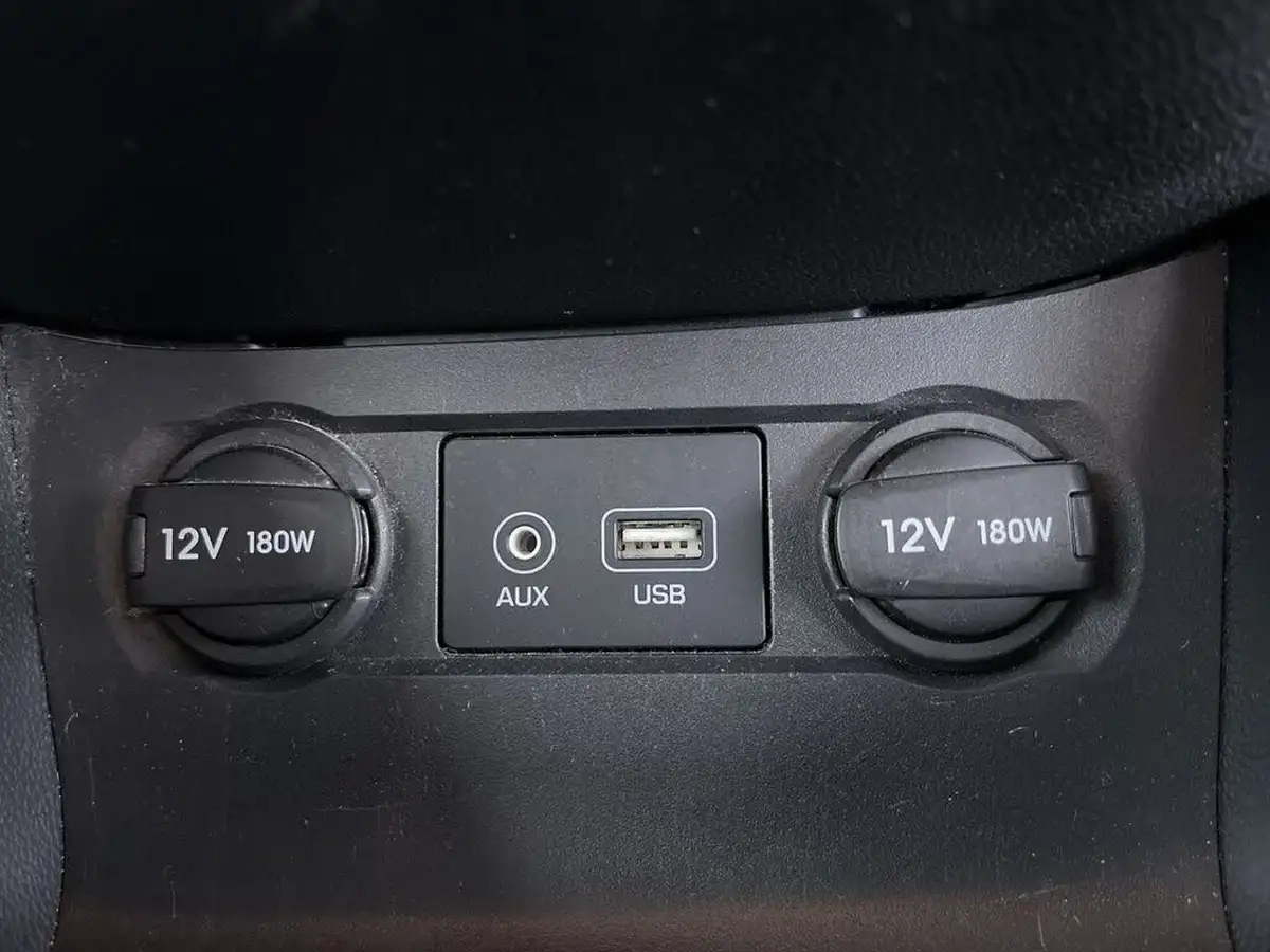 2015-hyundai-i20-12-se-hatchback-5d-big-43