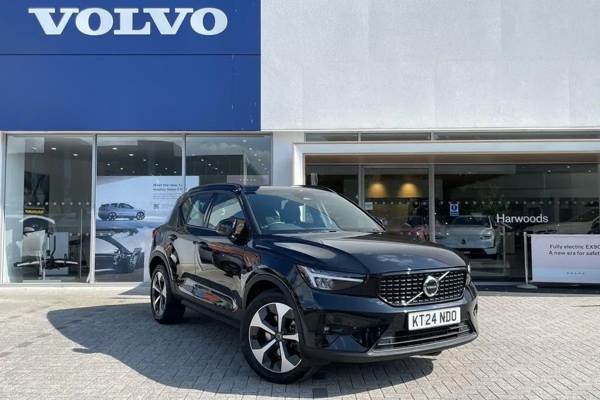2024-volvo-xc40-20-b3-plus-big-0