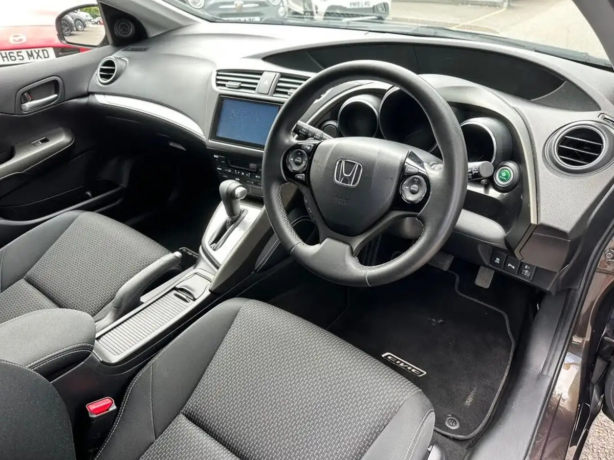 2016-honda-civic-18-i-vtec-se-plus-navi-hatchback-auto-big-11