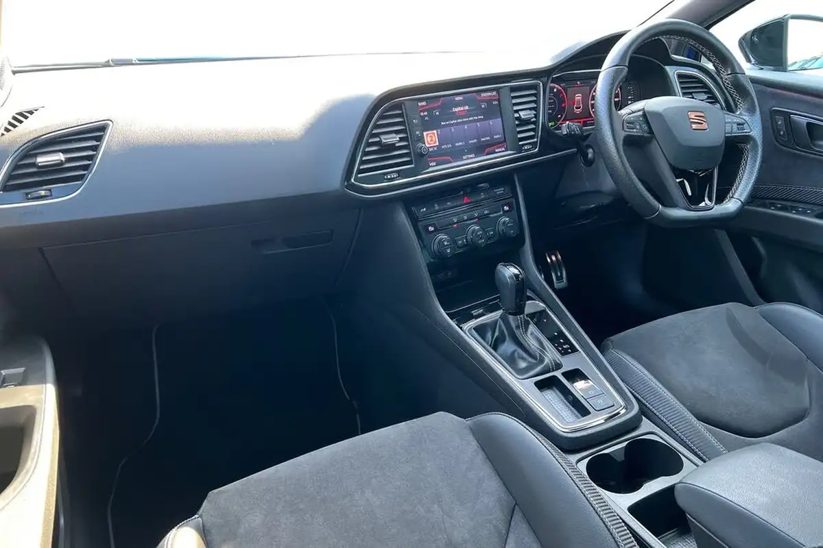 2020-seat-leon-20-tsi-cupra-300-4drive-ss-estate-big-1