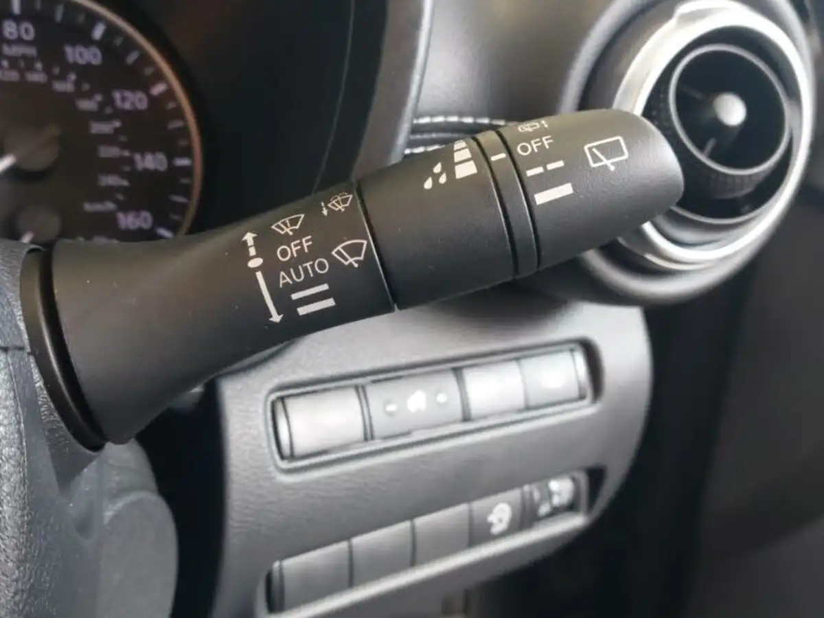 2023-nissan-juke-10-dig-t-n-connecta-dct-big-15