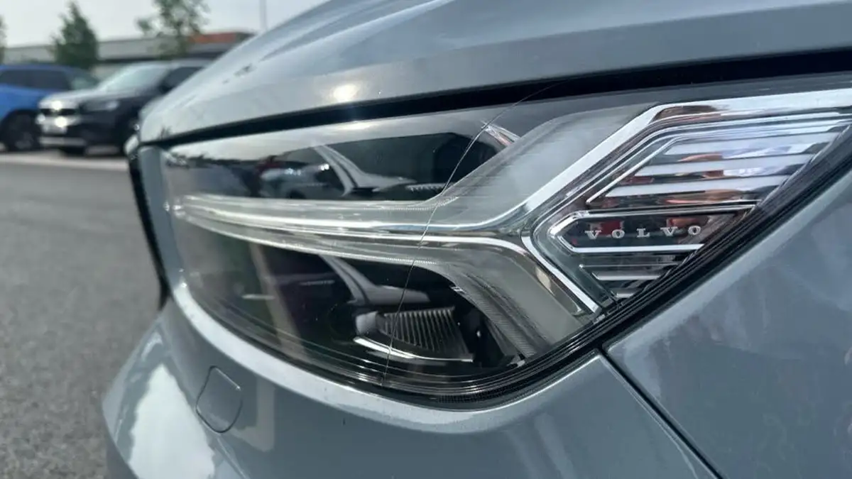 2020-volvo-xc40-20td-d4-r-design-big-16