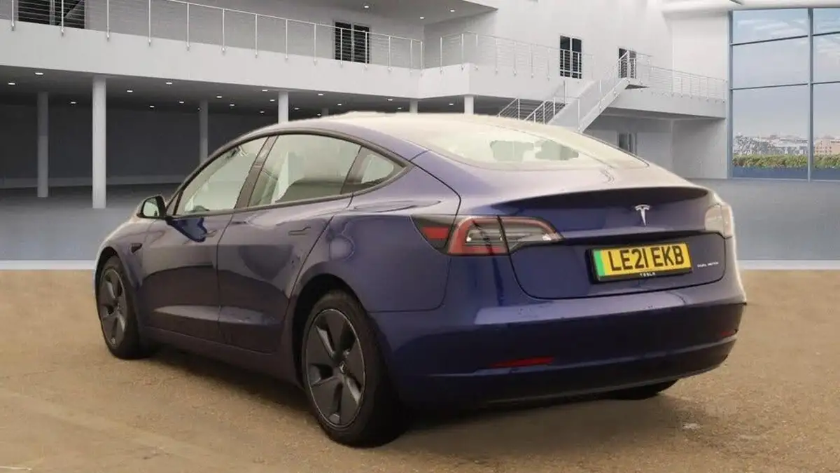 2021-tesla-model-3-e-long-range-4x4-big-1