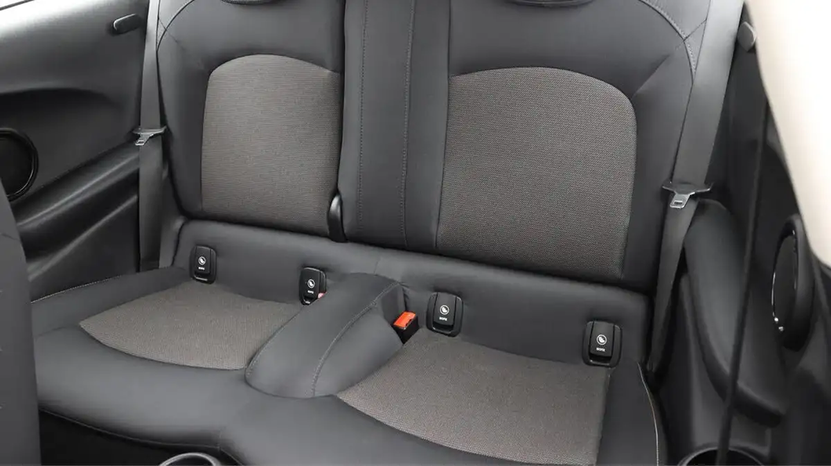 2020-mini-cooper-15-cooper-classic-nav-hatchback-3d-big-16