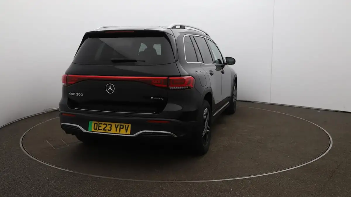 2023-mercedes-benz-eqb-e-300-amg-line-big-55