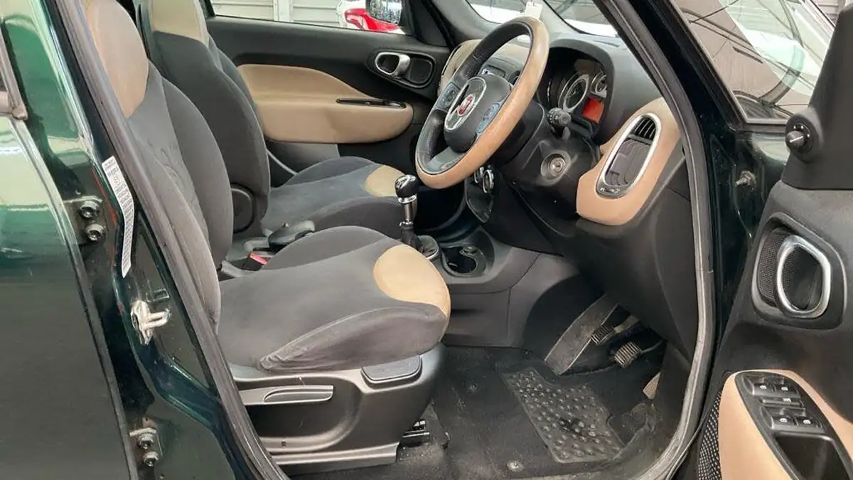 2013-fiat-500l-09-lounge-big-2