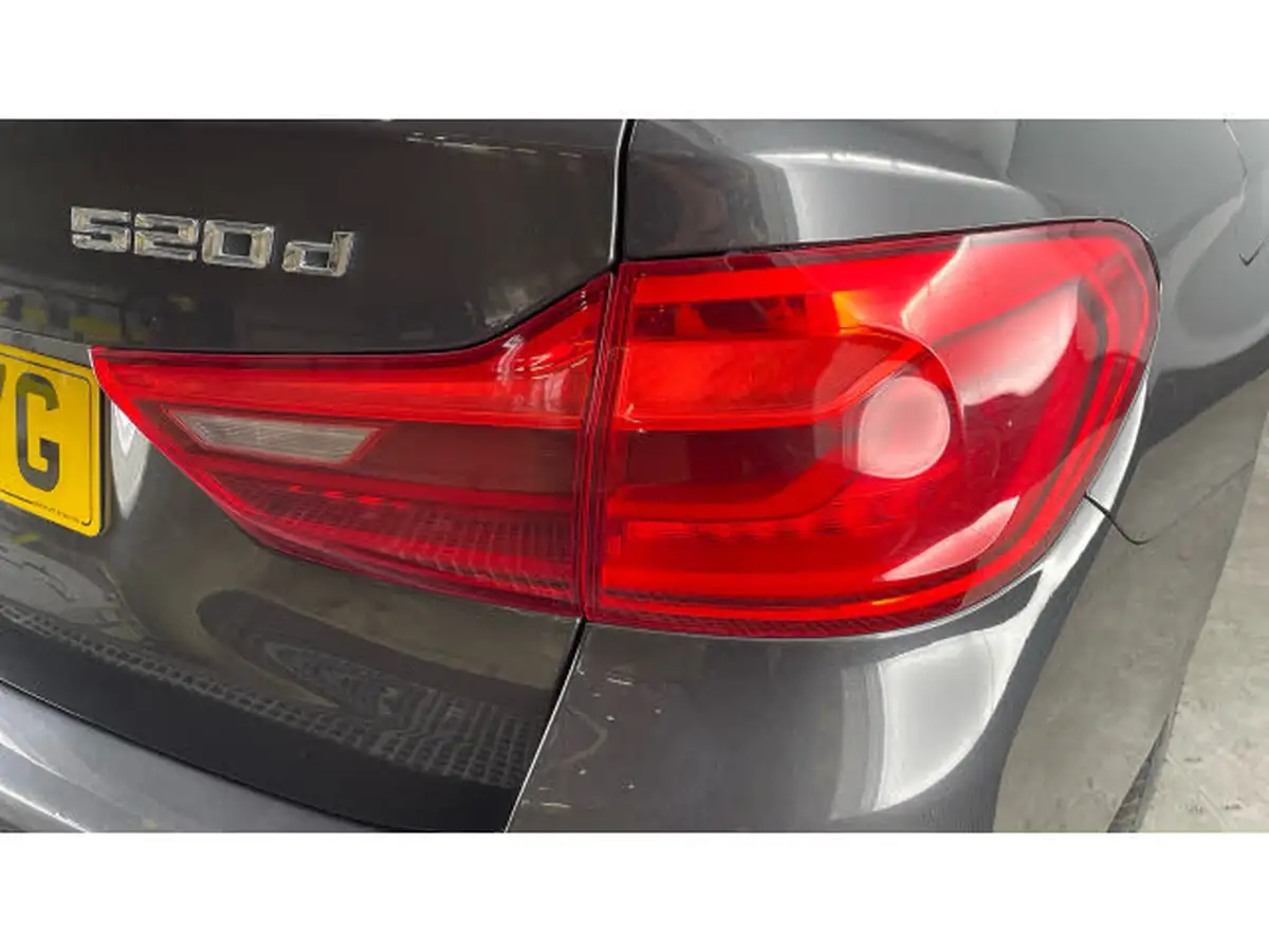 2020-bmw-5-series-20td-520d-m-sport-190ps-mht-touring-5d-big-21
