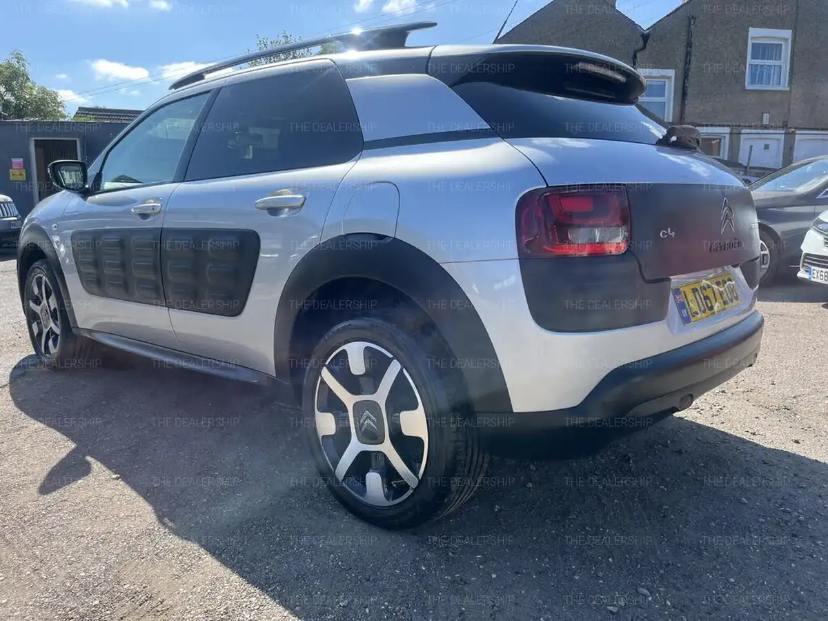 2017-citroen-c4-cactus-12-puretech-flair-82ps-big-3