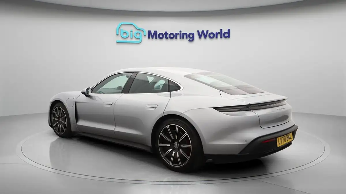2020-porsche-taycan-e-4s-530ps-big-5