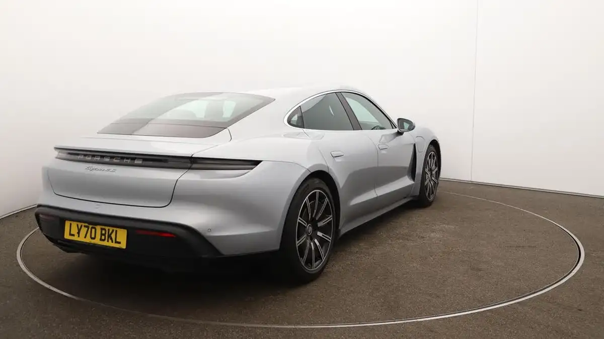 2020-porsche-taycan-e-4s-530ps-big-57