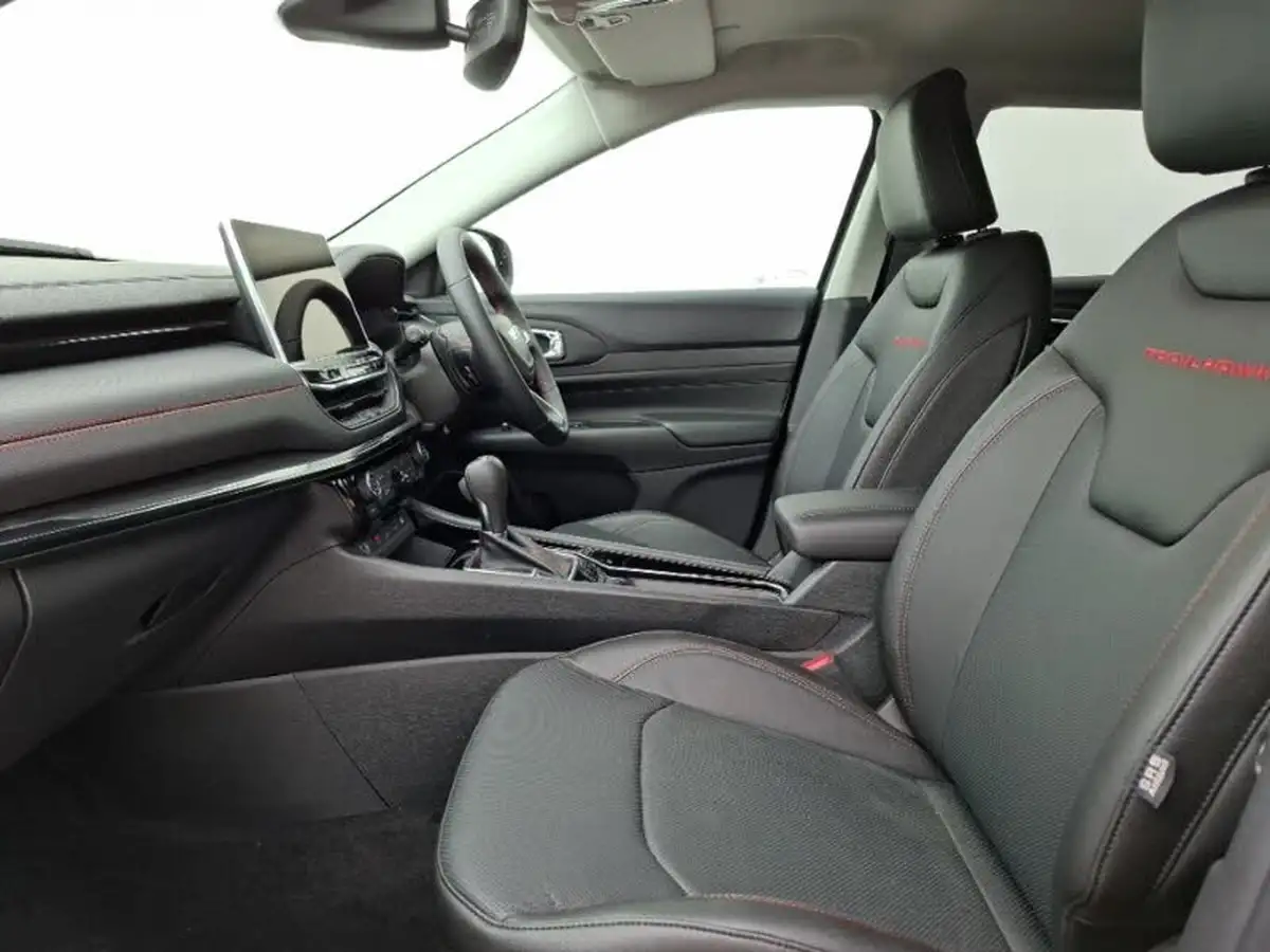 2025-jeep-compass-13-gse-trailhawk-big-4