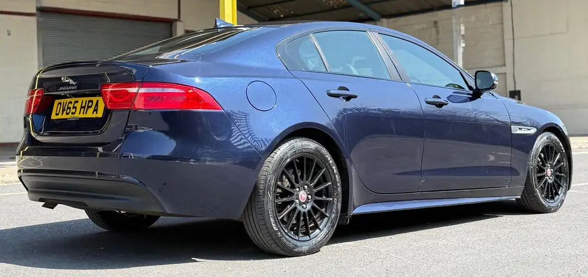 2015-jaguar-xe-20td-r-sport-163ps-auto-big-3