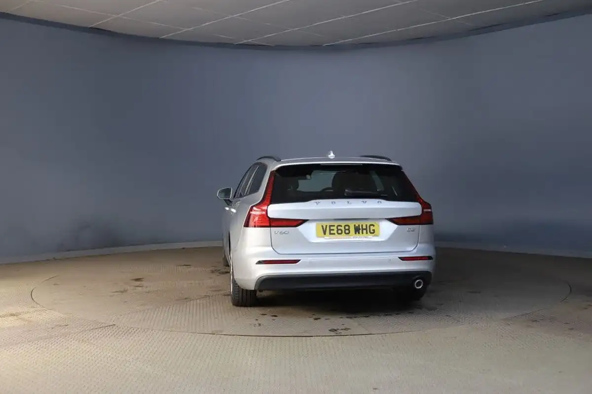 2018-volvo-v60-20td-d3-momentum-big-9