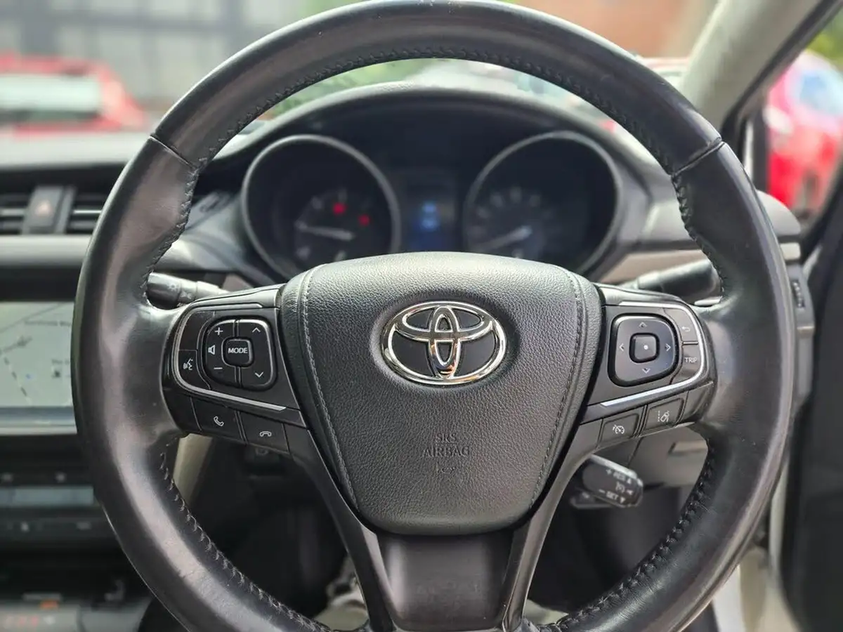 2016-toyota-avensis-20d-4d-excel-saloon-4d-big-31