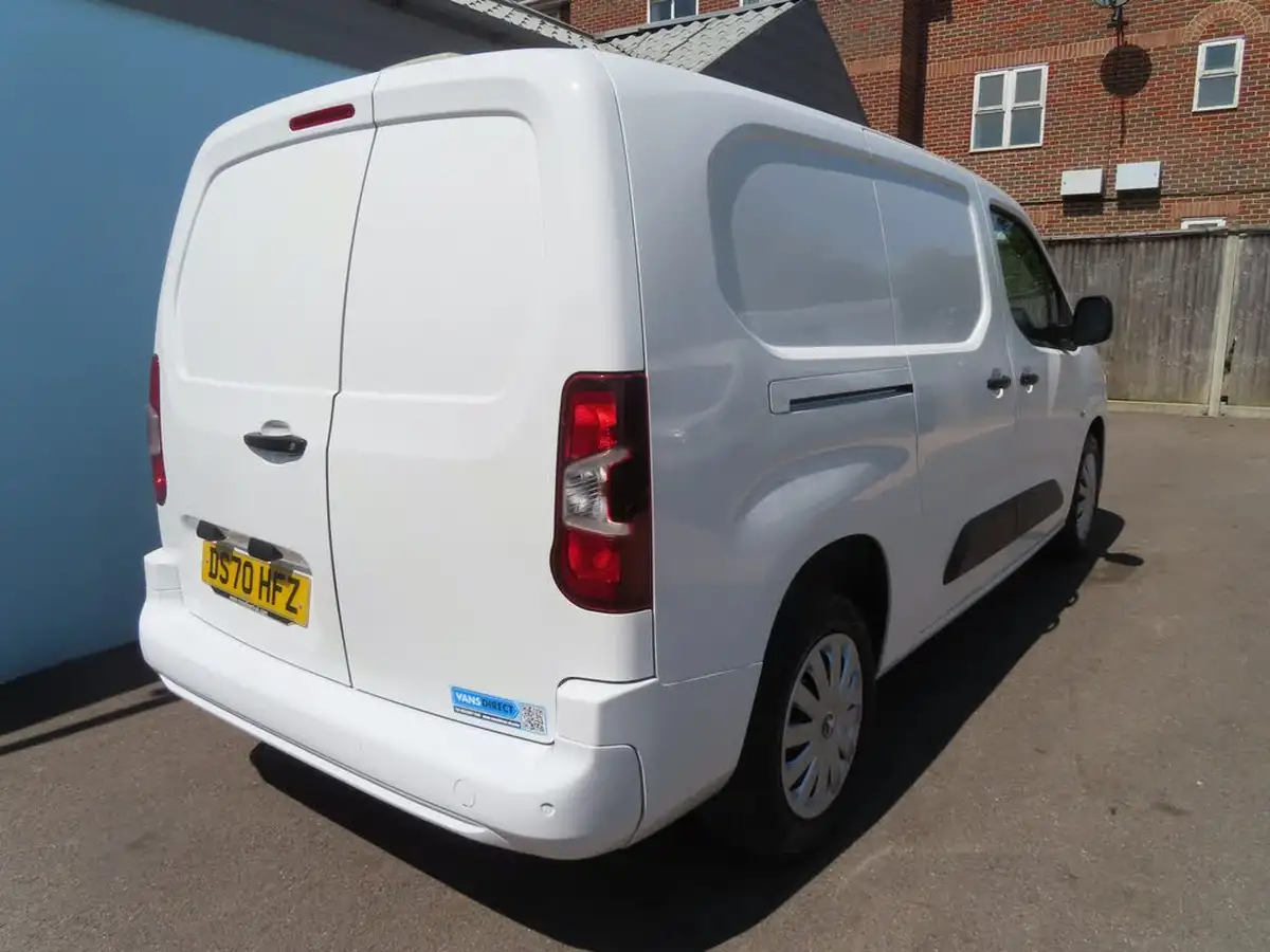 2020-vauxhall-combo-15cdti-sportive-2300-100pseu6d-t-l2h1-crewcab-big-19