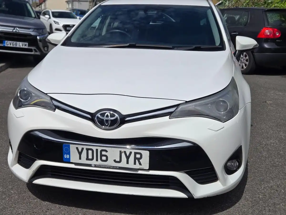 2016-toyota-avensis-20d-4d-excel-saloon-4d-big-3