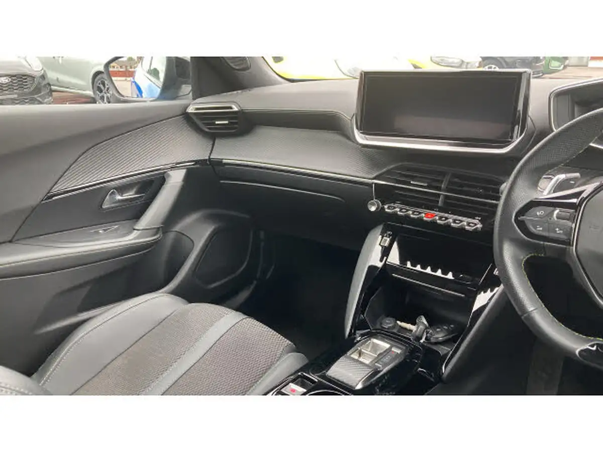 2023-peugeot-2008-suv-big-10