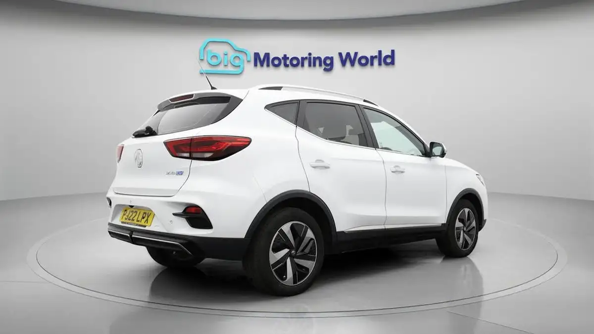 2022-mg-zs-suv-e-trophy-ev-156ps-long-range-big-7