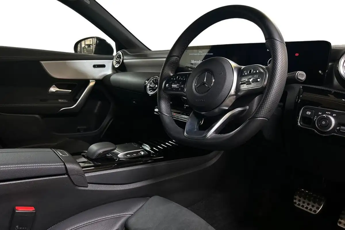2022-mercedes-benz-a-class-13-a180-amg-line-executive-edition-hatchback-5d-7g-dct-big-6