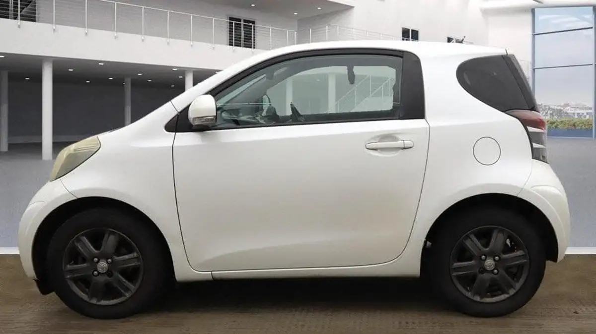 2009-toyota-iq-10-2-multidrive-big-7