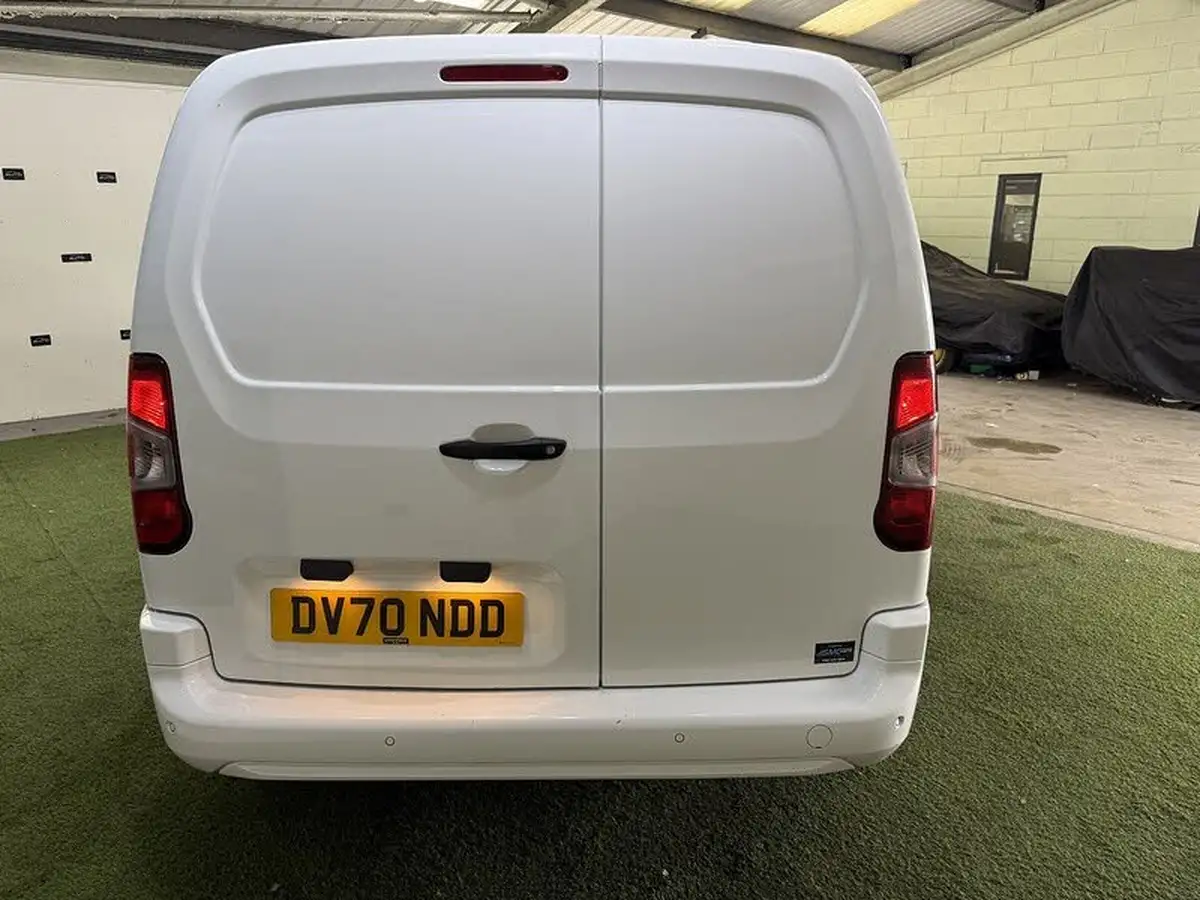 2020-vauxhall-combo-15cdti-sportive-2300-100pseu6d-t-l2h1-panel-big-11