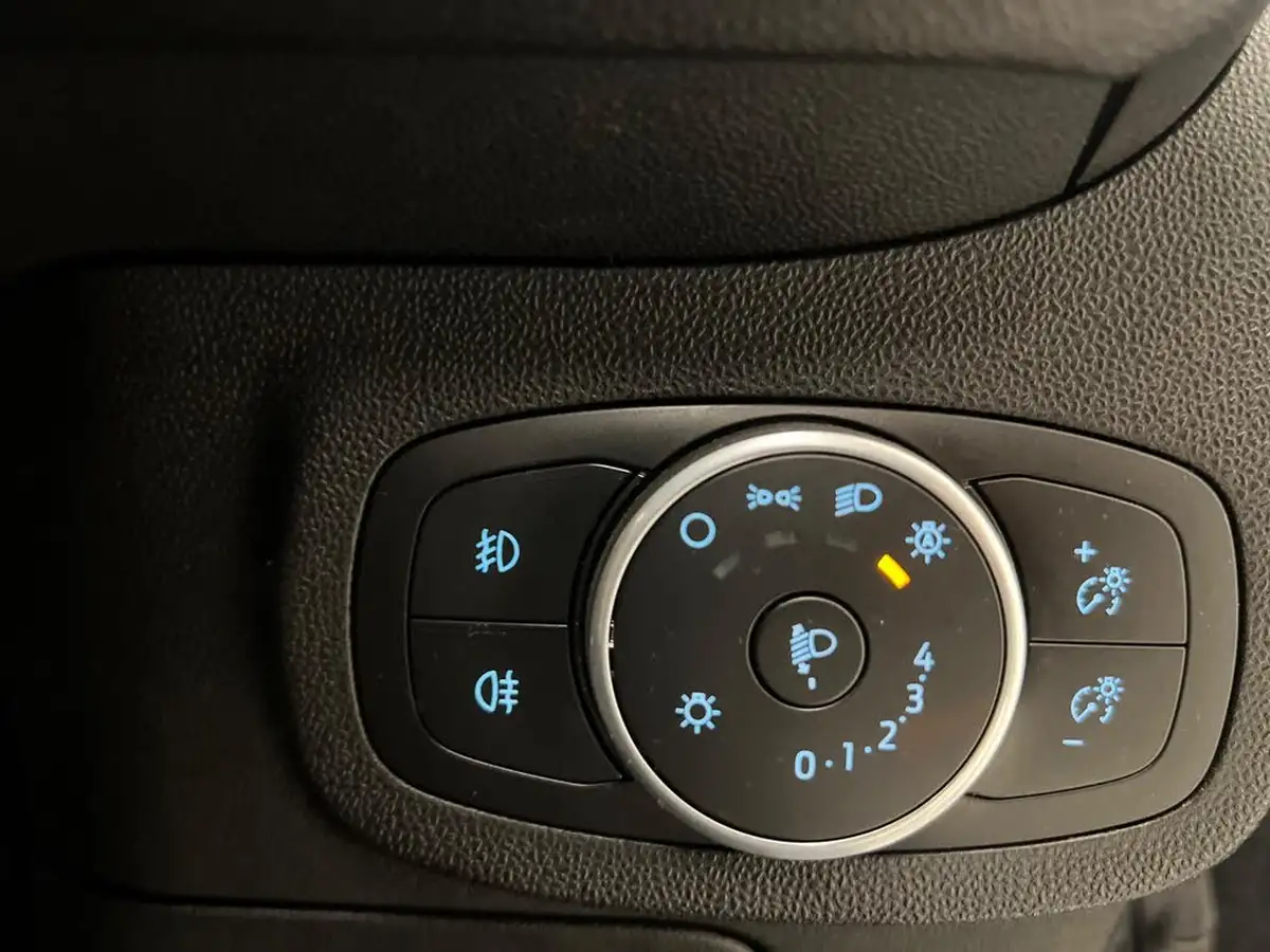 2018-ford-fiesta-10t-zetec-5d-auto-big-10