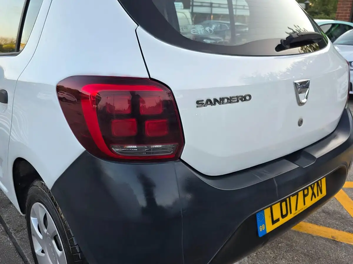 2017-dacia-sandero-10-sce-access-big-33