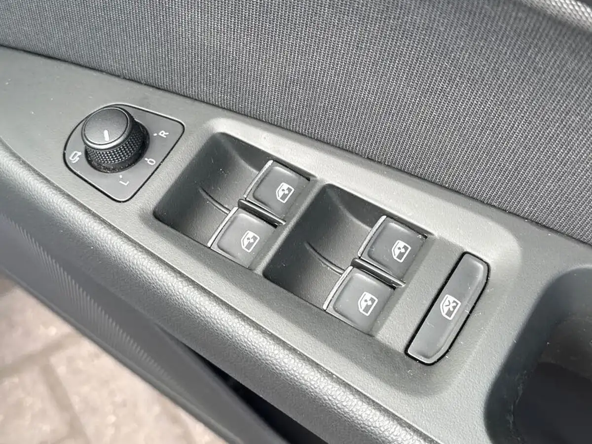 2020-seat-leon-15-tsi-evo-fr-150ps-hatchback-dsg-big-19