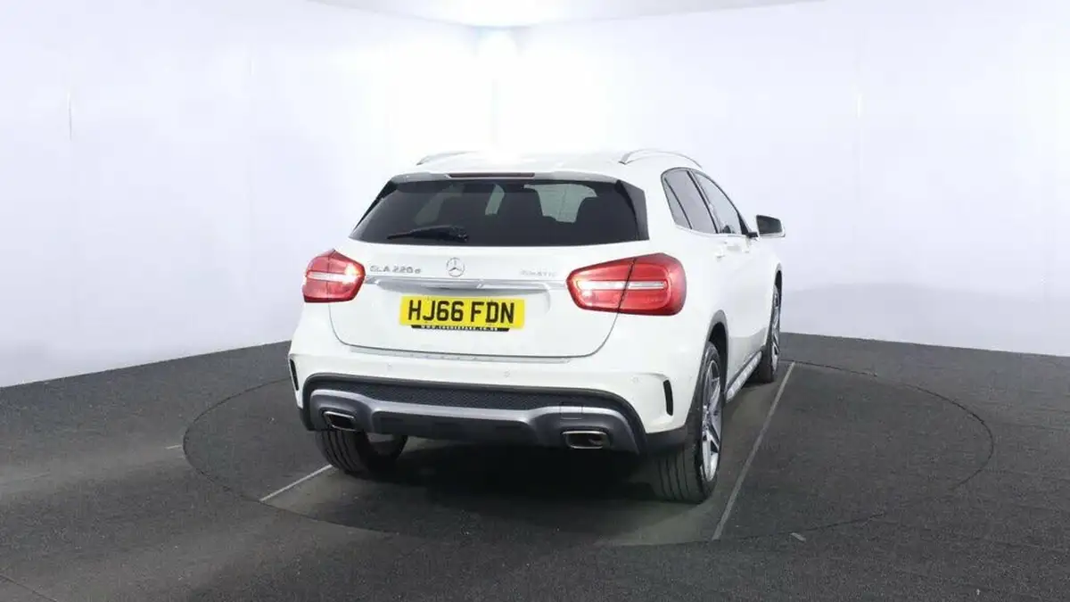 2016-mercedes-benz-gla-class-21d-gla-220d-amg-line-premiumss-7g-dct-big-6