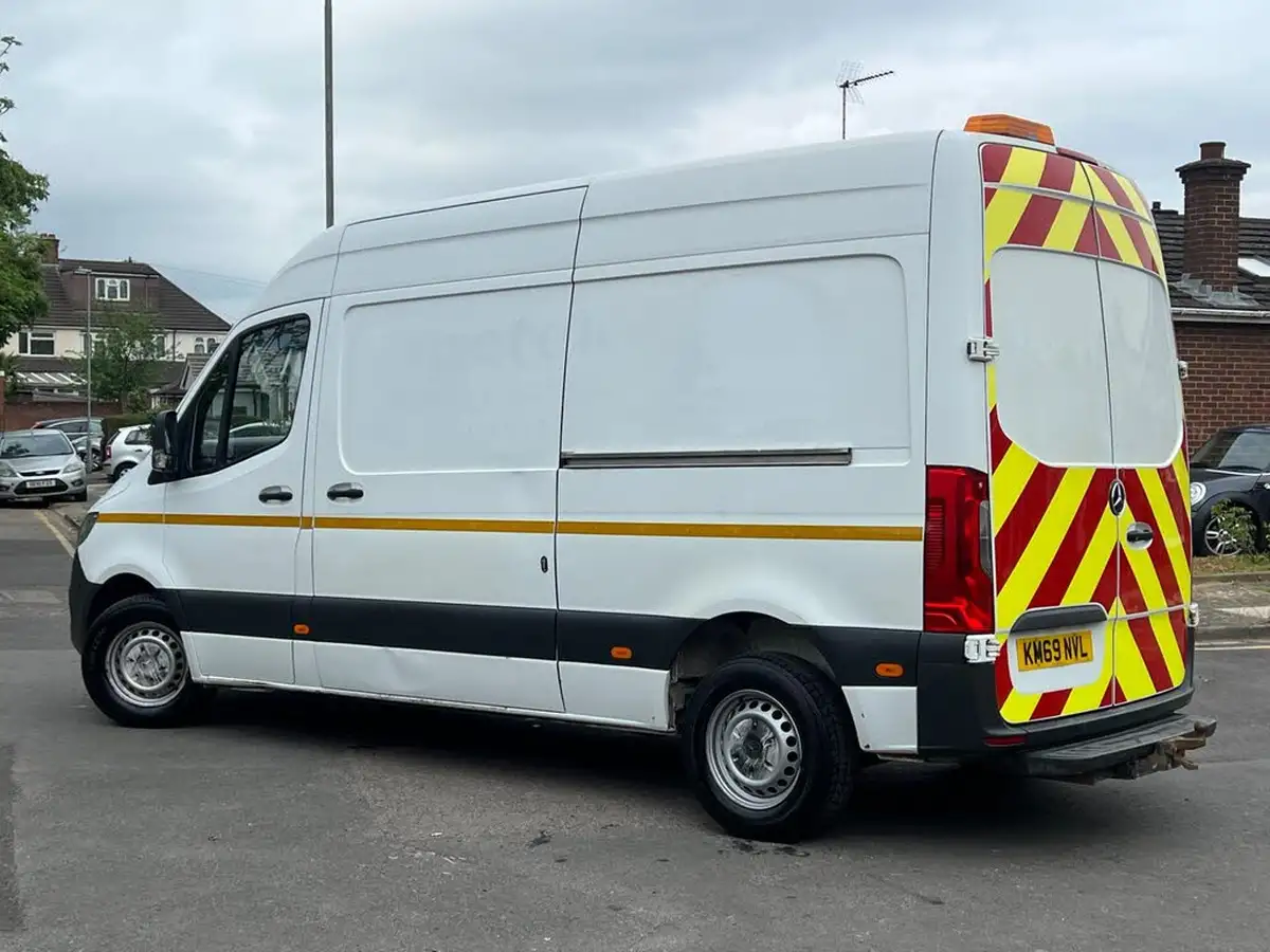 2019-mercedes-benz-sprinter-21cdi-314-l1h1-143pseu6c-panel-van-big-1