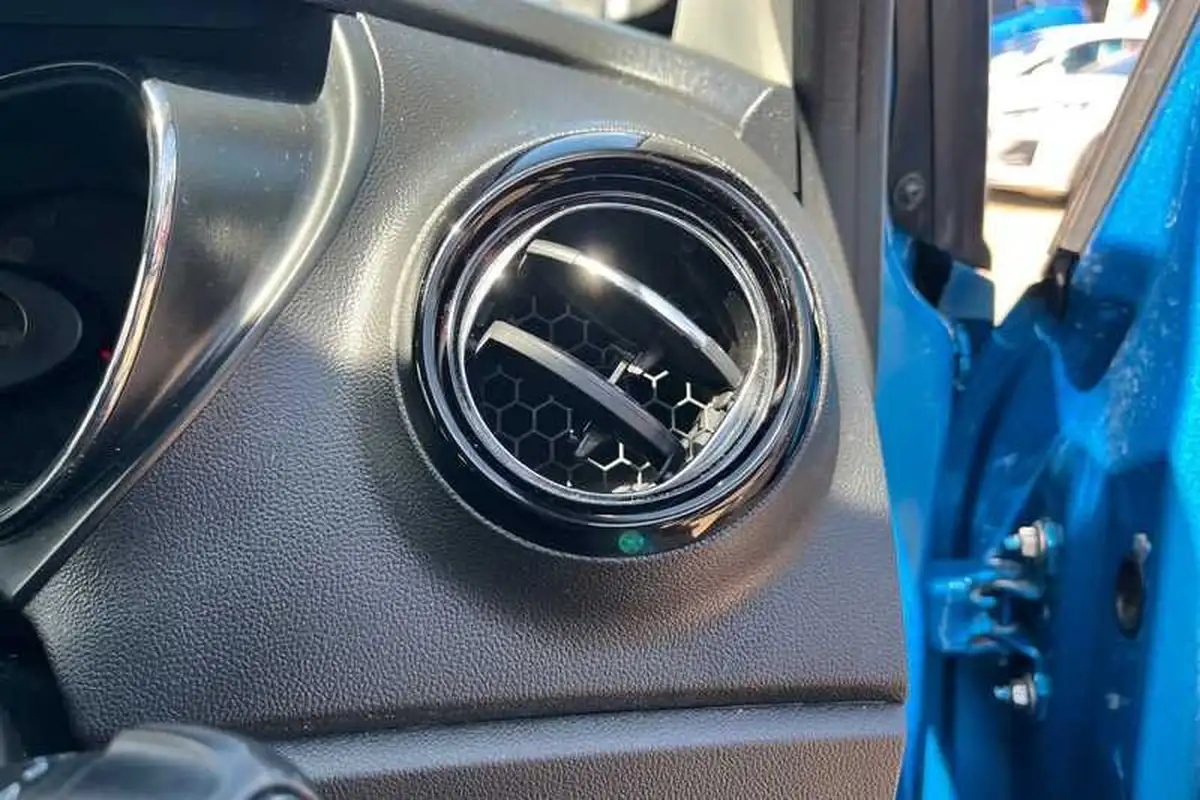 2017-renault-captur-09-tce-dynamique-nav-big-35