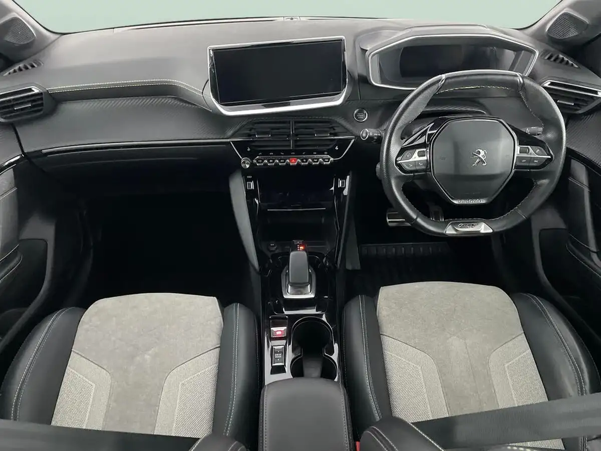 2021-peugeot-208-e-gt-premium-big-8