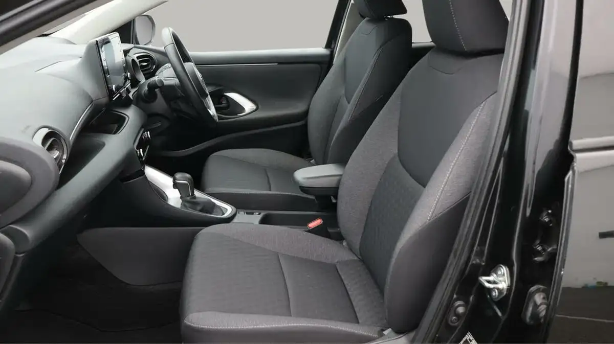 2022-toyota-yaris-15-vvt-i-design-big-22