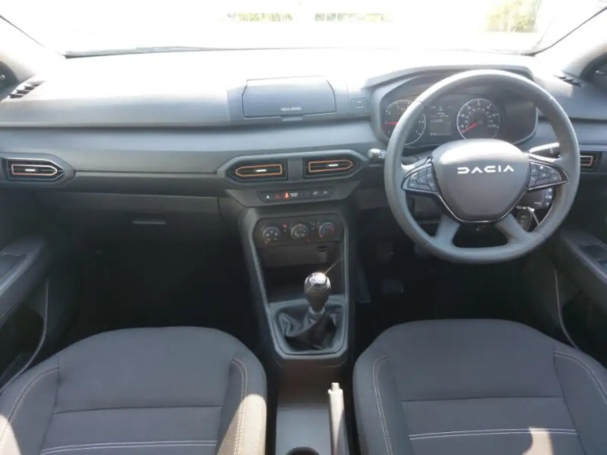 2023-dacia-sandero-10-tce-essential-90bhp-big-2