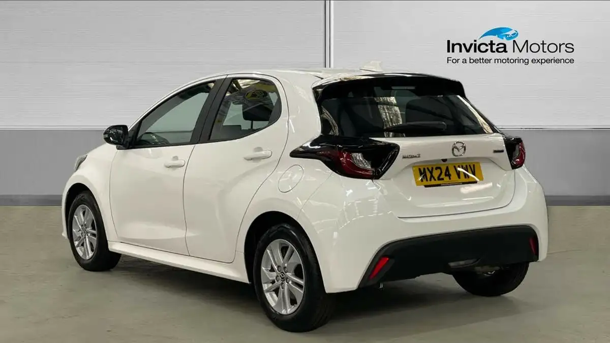 2024-mazda-mazda2-15-centre-line-big-4