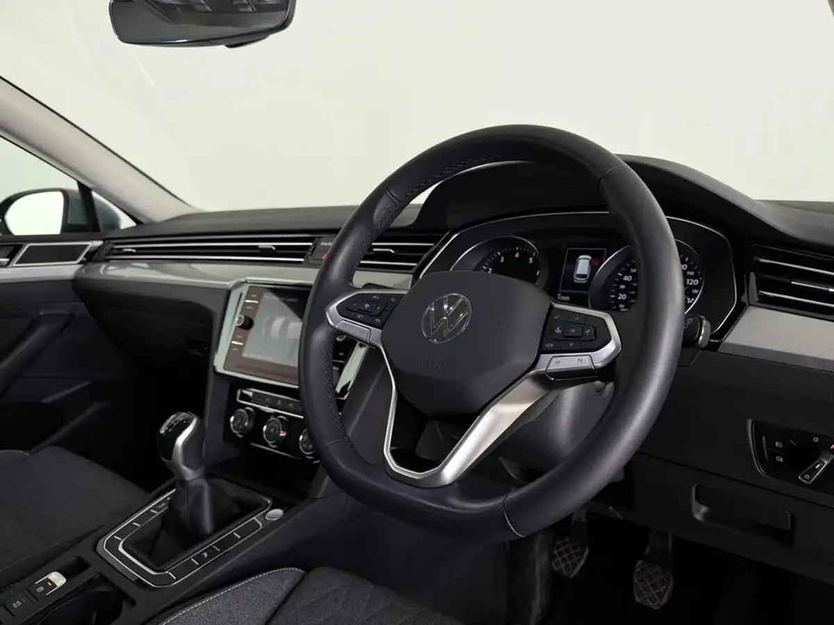 2023-volkswagen-passat-15-tsi-se-nav-big-12