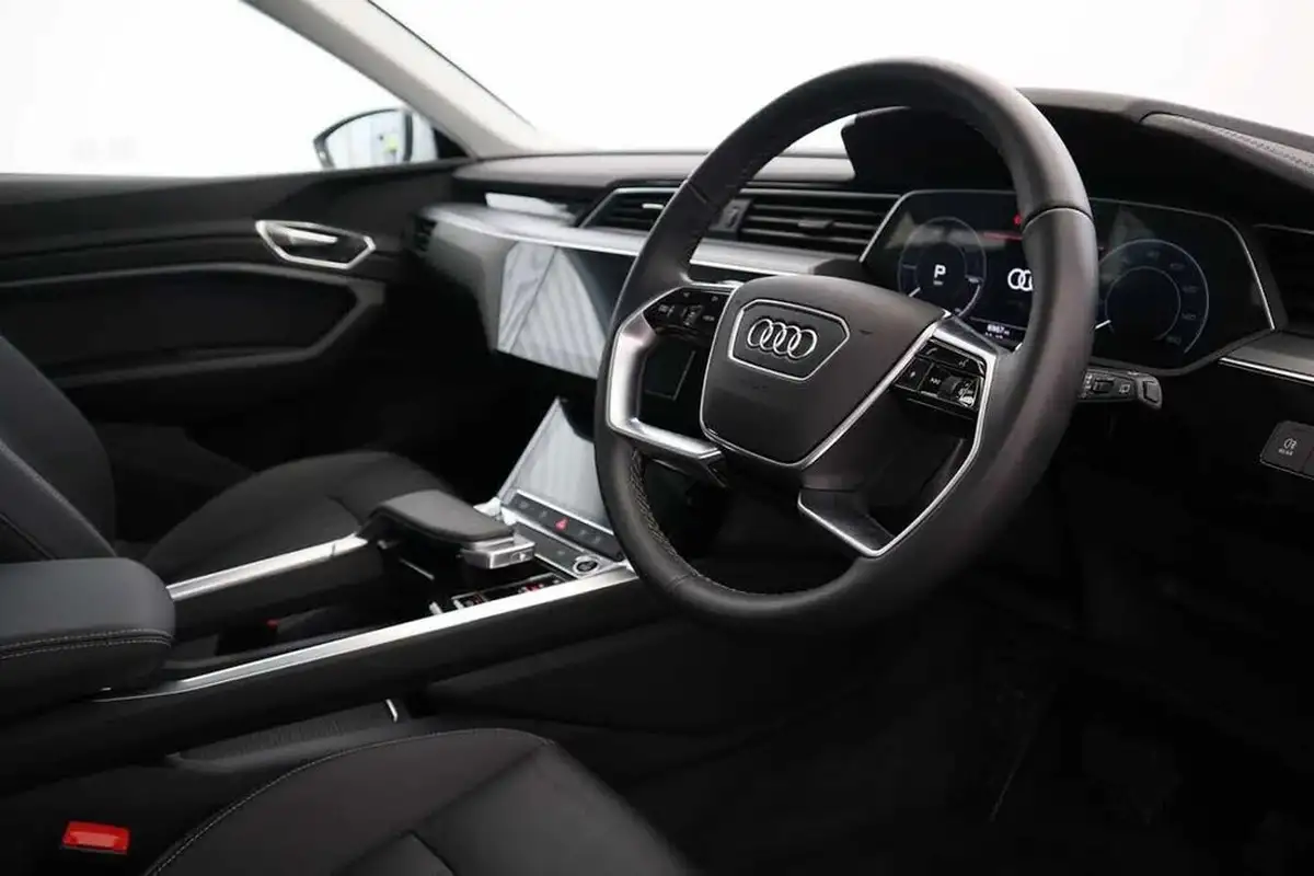 2024-audi-q8-e-tron-55e-sport-suv-big-5
