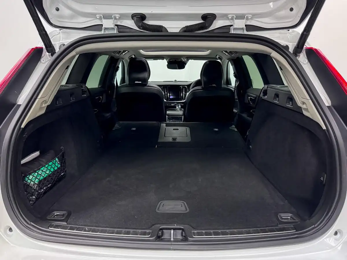 2021-volvo-v60-20-t6-inscription-350bhp-plug-in-hybrid-big-13