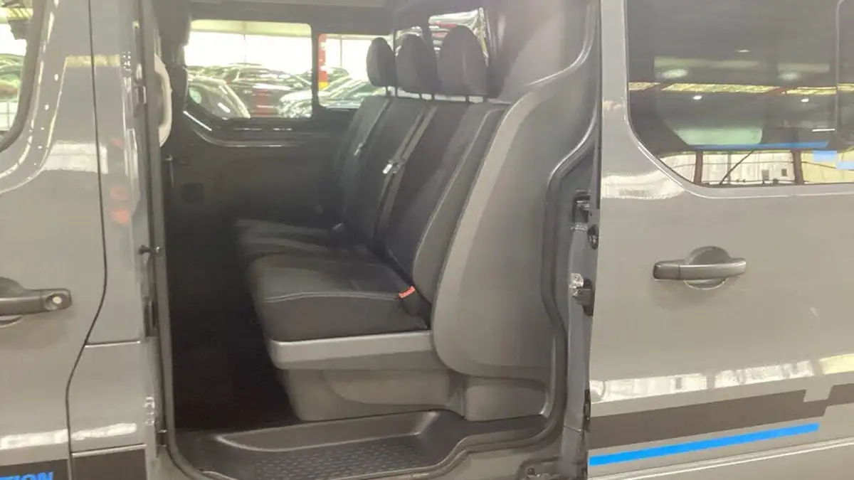 2021-renault-trafic-20dci-ll30-energy-170-black-edition-crew-edc-auto-big-7