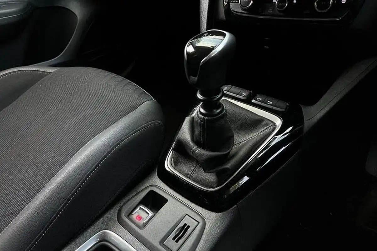 2020-vauxhall-corsa-12-turbo-elite-nav-premium-big-31