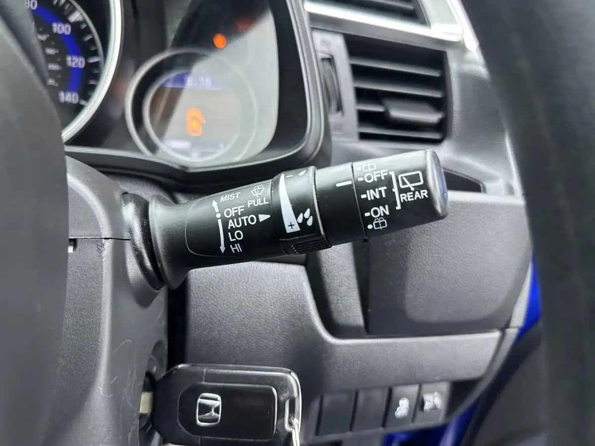 2015-honda-jazz-13-i-vtec-s-big-31