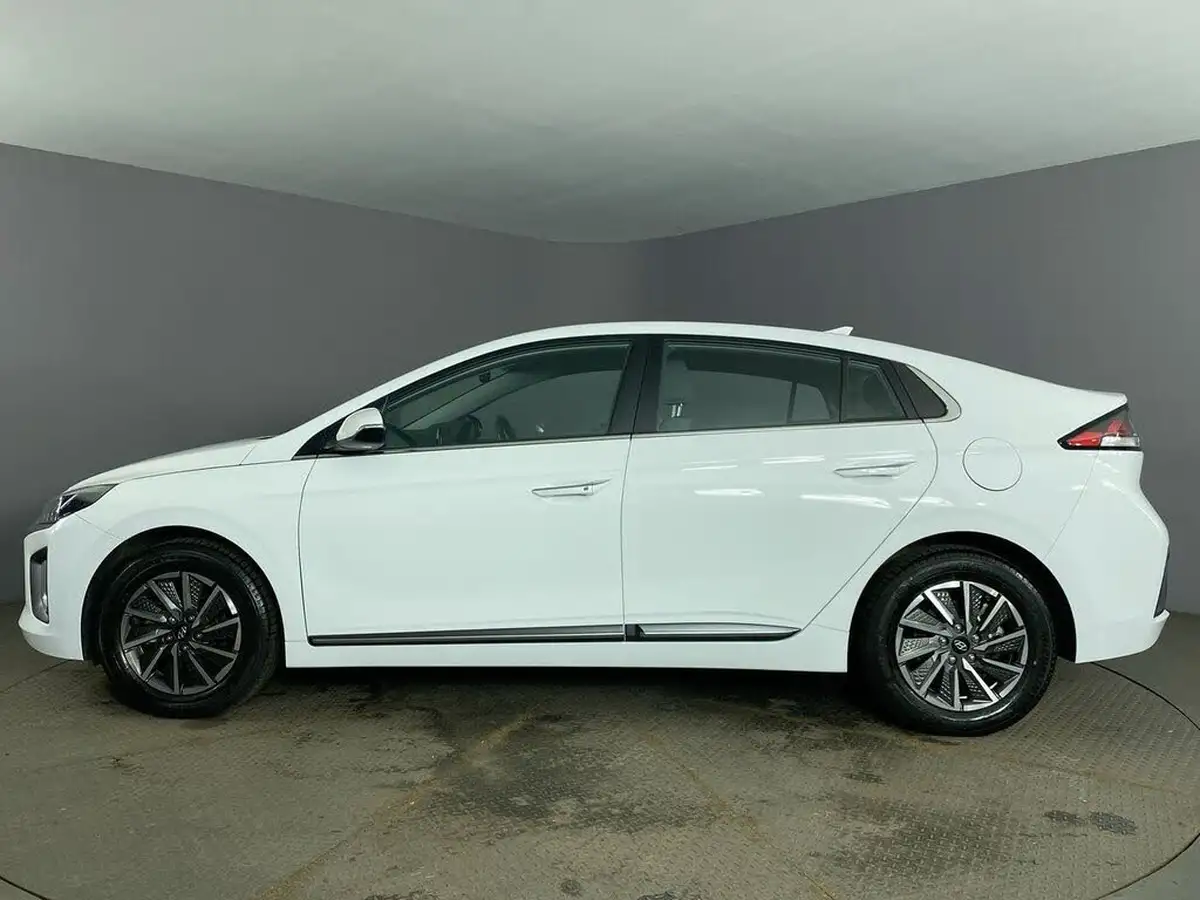 2022-hyundai-ioniq-e-premium-electric-big-4