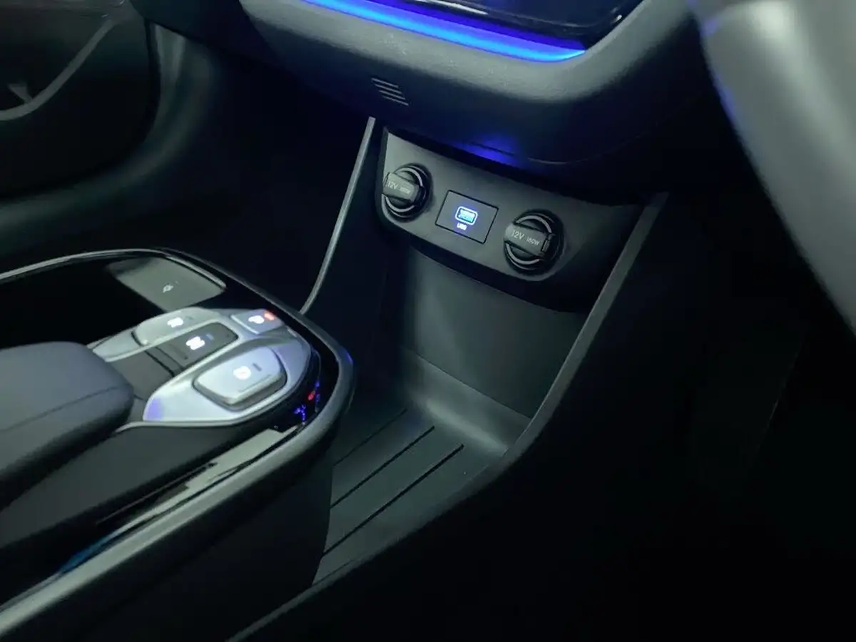 2022-hyundai-ioniq-e-premium-electric-big-28