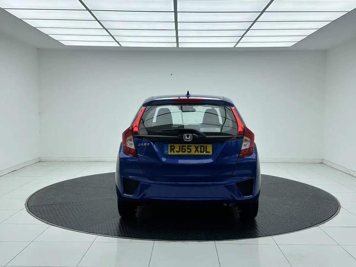 2015-honda-jazz-13-i-vtec-s-big-7