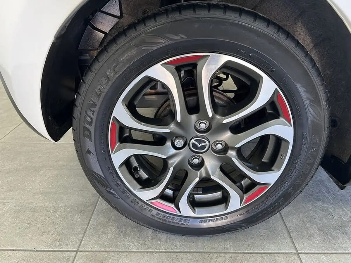 2016-mazda-mazda2-15-sport-black-big-21