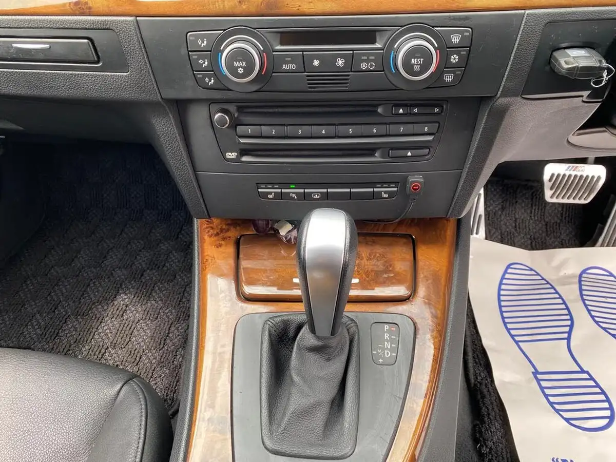 2009-bmw-3-series-big-24