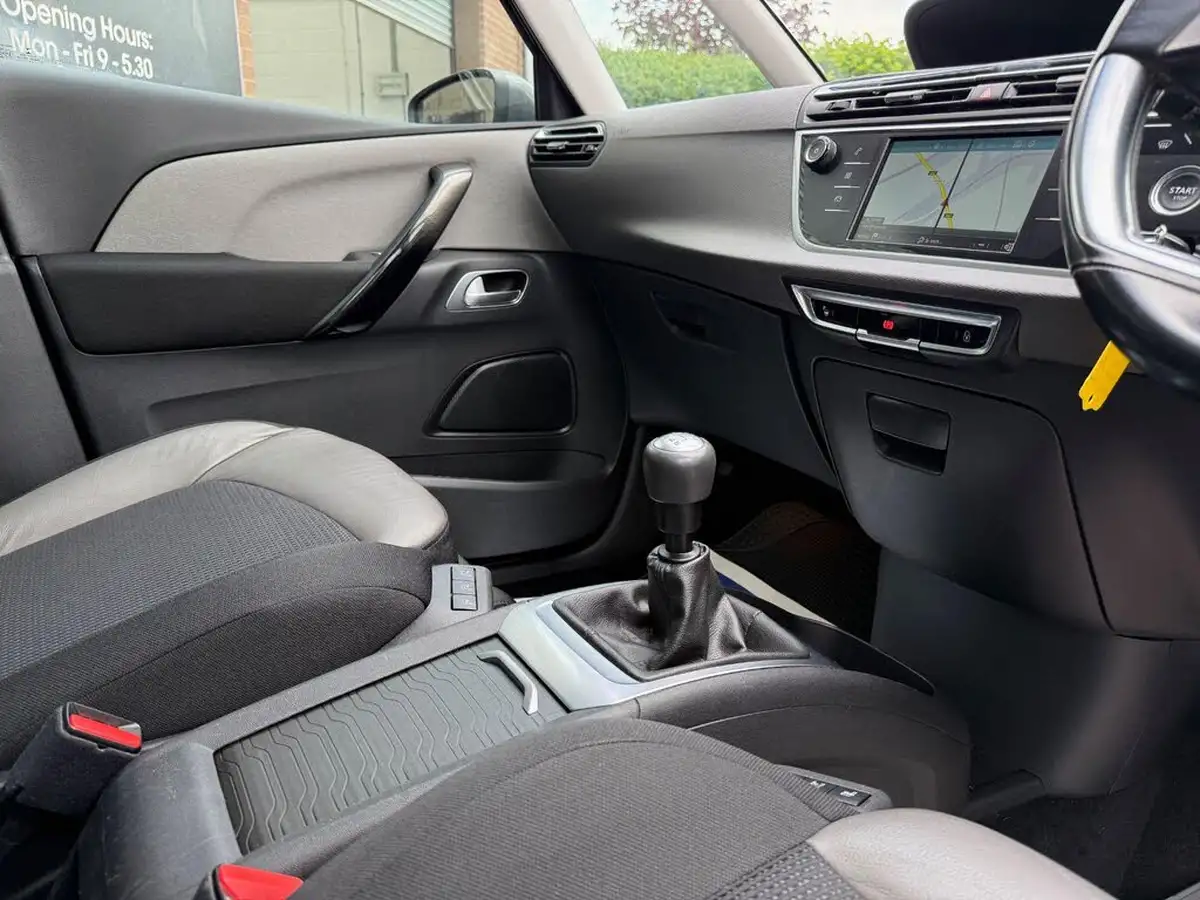 2017-citroen-grand-c4-picasso-16bluehdi-flair-big-53
